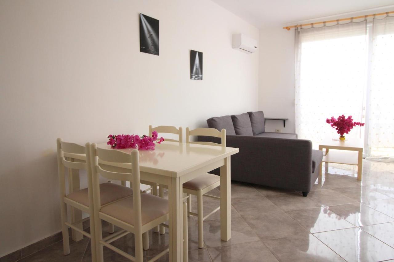 The Bay Apartments Σαράντα Εξωτερικό φωτογραφία