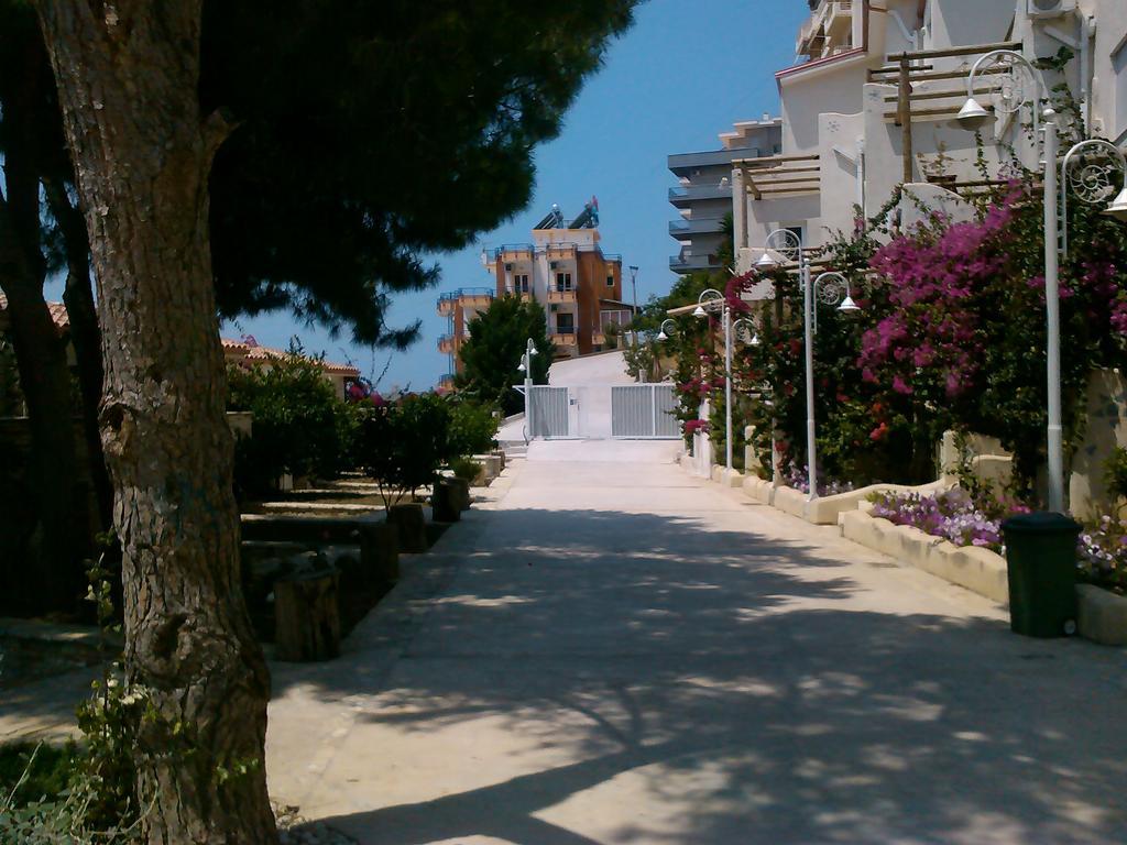 The Bay Apartments Σαράντα Εξωτερικό φωτογραφία